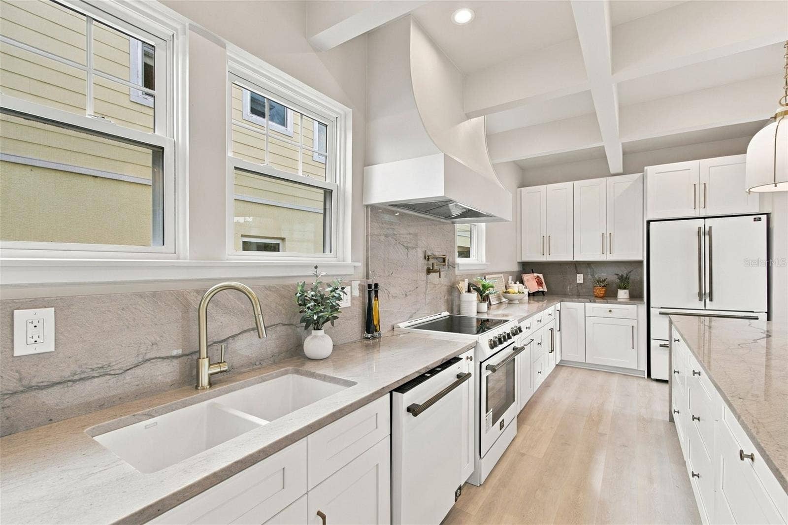 5426 VENETIAN BOULEVARD NE, St Petersburg, FL 33703 5426 VENETIAN BOULEVARD NE, St Petersburg, FL 33703