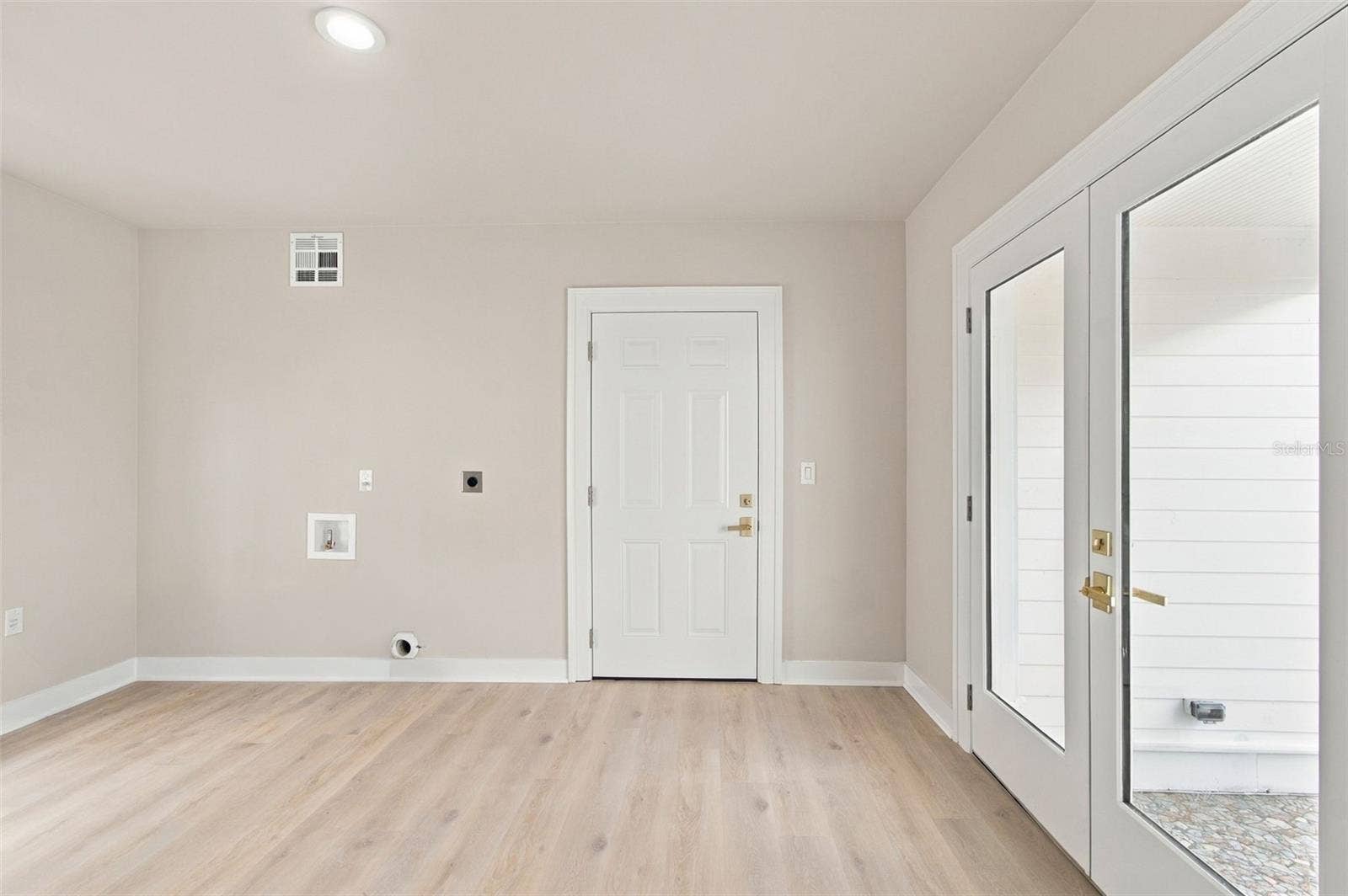 5426 VENETIAN BOULEVARD NE, St Petersburg, FL 33703 5426 VENETIAN BOULEVARD NE, St Petersburg, FL 33703