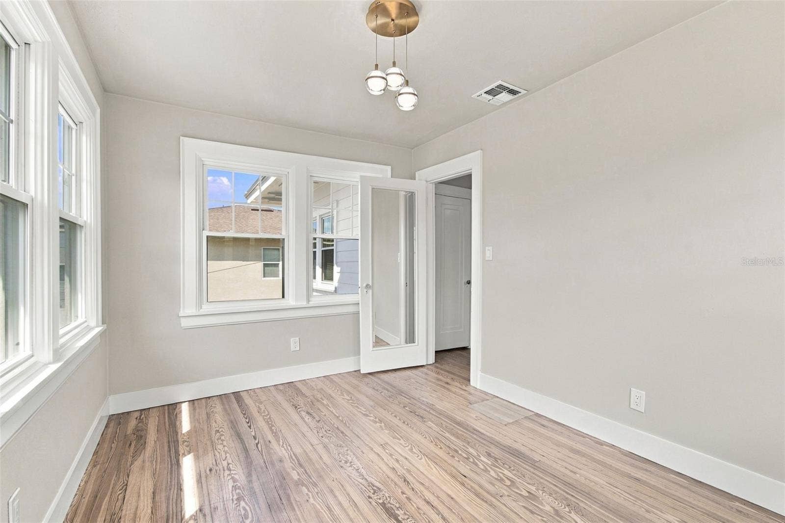 5426 VENETIAN BOULEVARD NE, St Petersburg, FL 33703 5426 VENETIAN BOULEVARD NE, St Petersburg, FL 33703