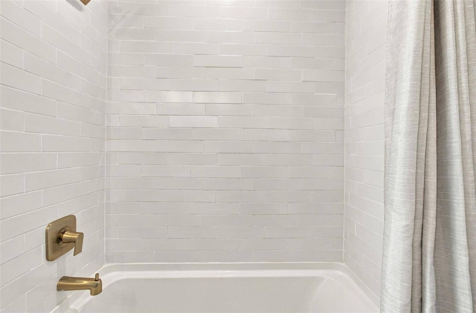 5426 VENETIAN BOULEVARD NE, St Petersburg, FL 33703 5426 VENETIAN BOULEVARD NE, St Petersburg, FL 33703