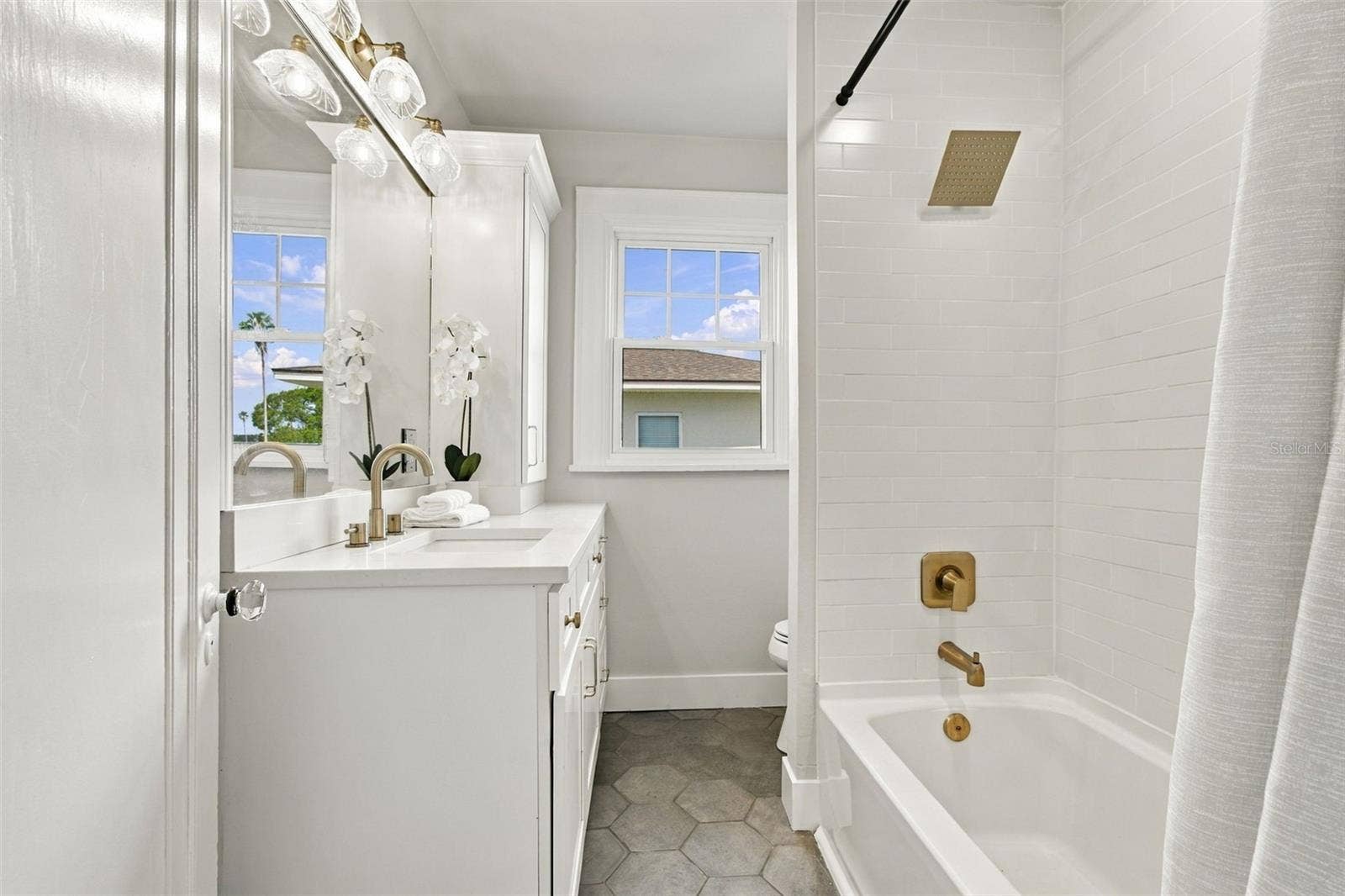 5426 VENETIAN BOULEVARD NE, St Petersburg, FL 33703 5426 VENETIAN BOULEVARD NE, St Petersburg, FL 33703