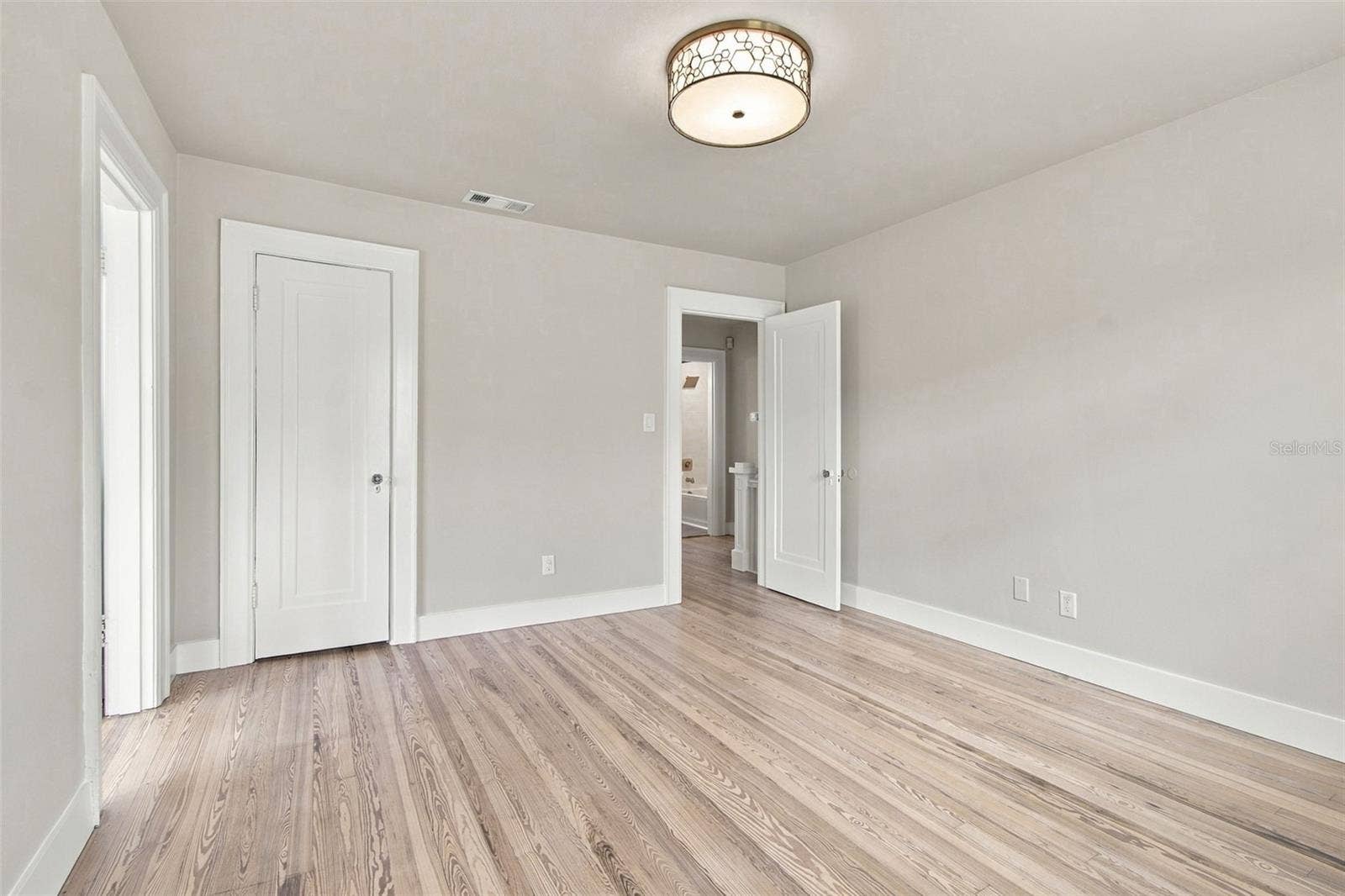 5426 VENETIAN BOULEVARD NE, St Petersburg, FL 33703 5426 VENETIAN BOULEVARD NE, St Petersburg, FL 33703