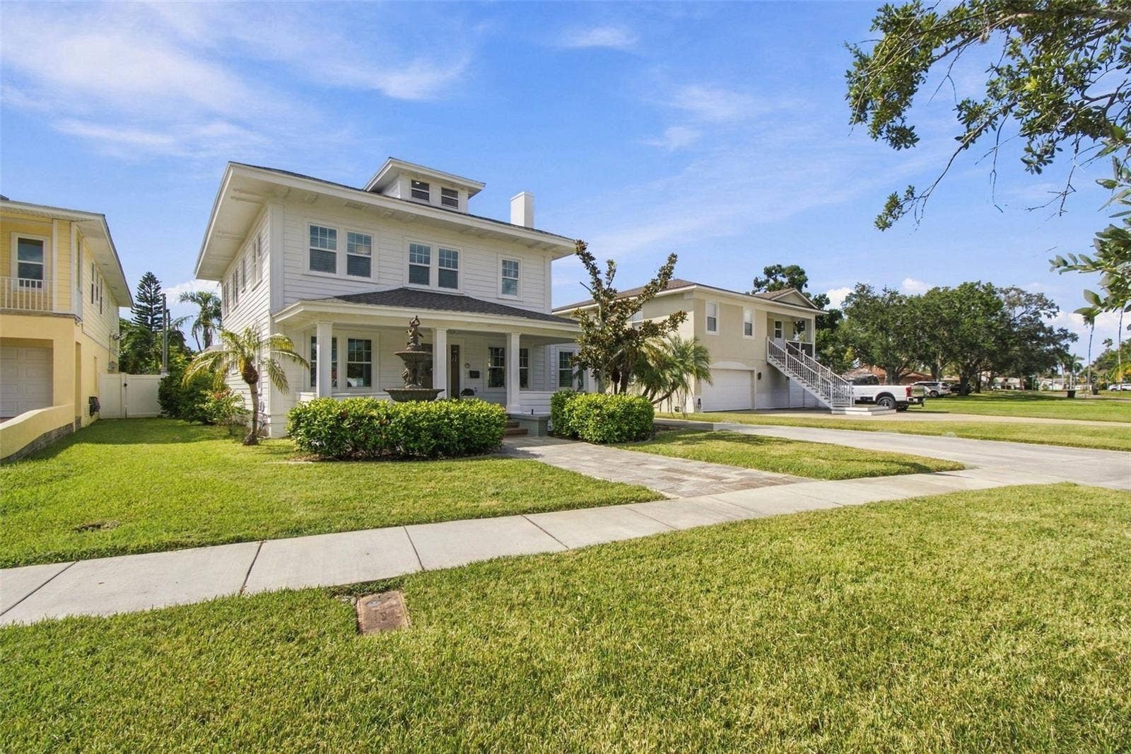 5426 VENETIAN BOULEVARD NE, St Petersburg, FL 33703 5426 VENETIAN BOULEVARD NE, St Petersburg, FL 33703