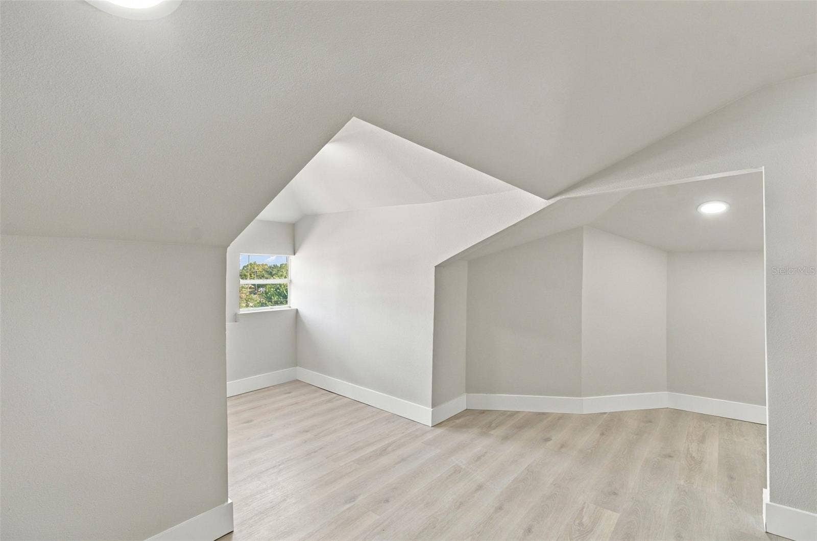 5426 VENETIAN BOULEVARD NE, St Petersburg, FL 33703 5426 VENETIAN BOULEVARD NE, St Petersburg, FL 33703