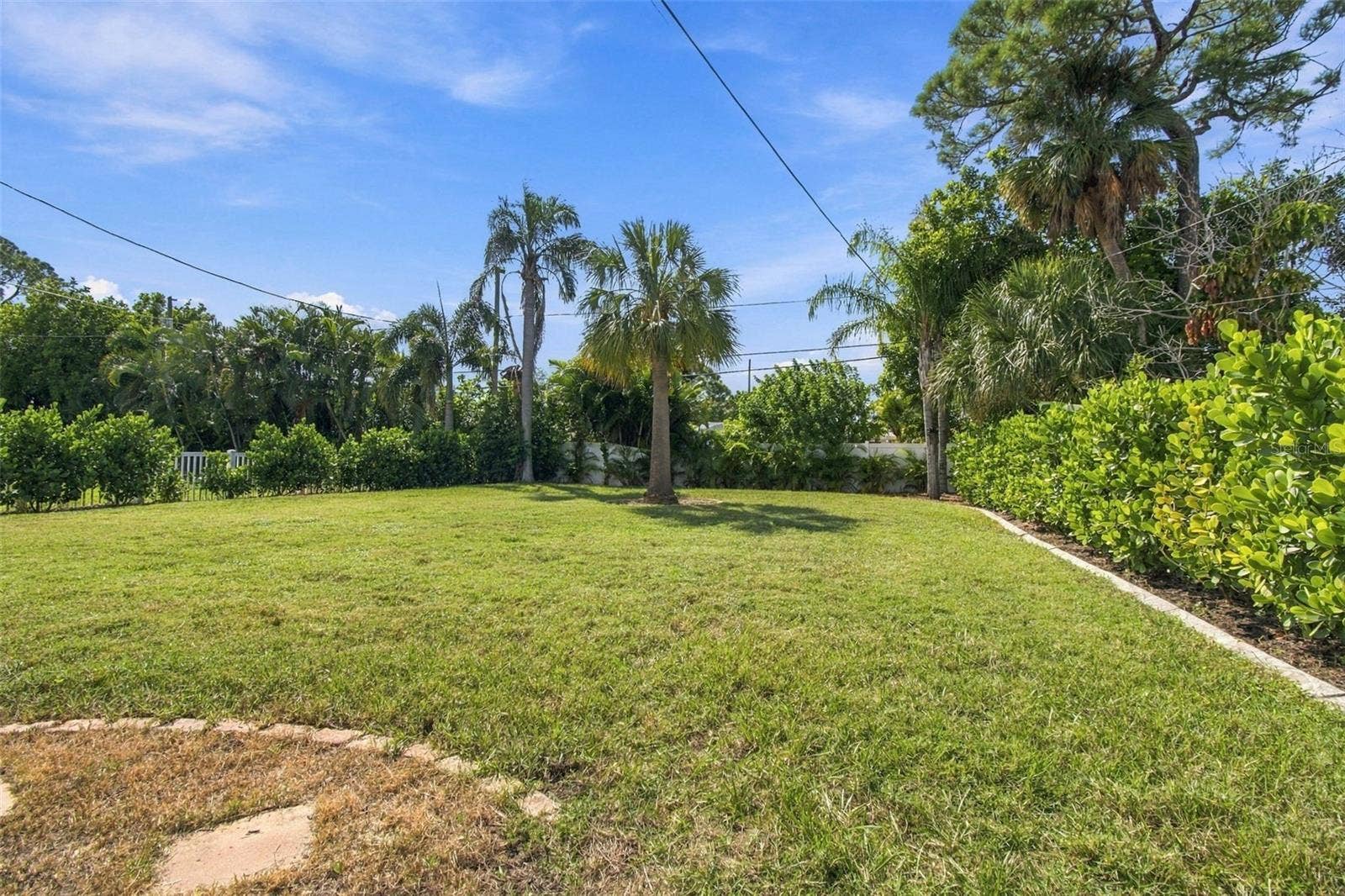 5426 VENETIAN BOULEVARD NE, St Petersburg, FL 33703 5426 VENETIAN BOULEVARD NE, St Petersburg, FL 33703