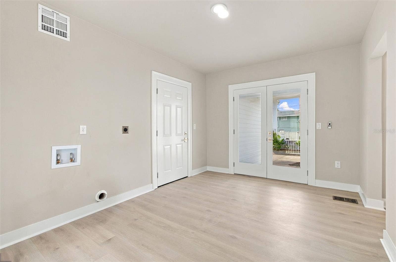 5426 VENETIAN BOULEVARD NE, St Petersburg, FL 33703 5426 VENETIAN BOULEVARD NE, St Petersburg, FL 33703