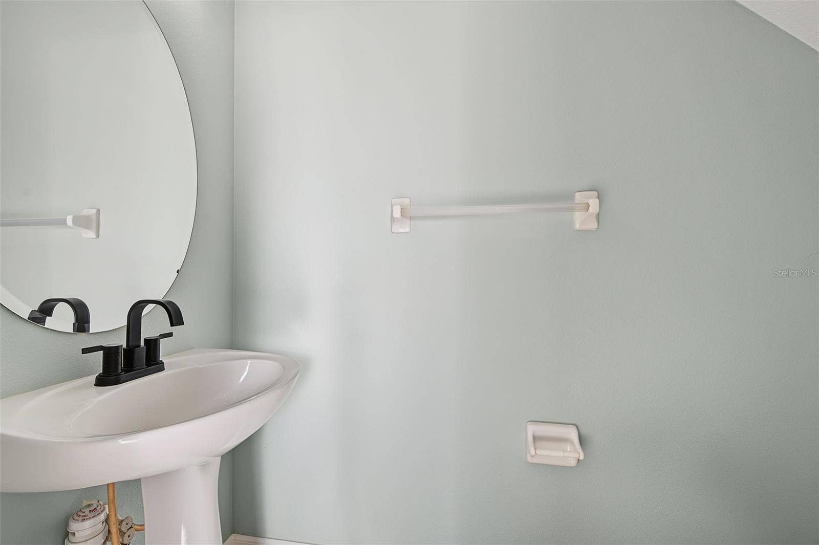 1/2 Bath Downstairs