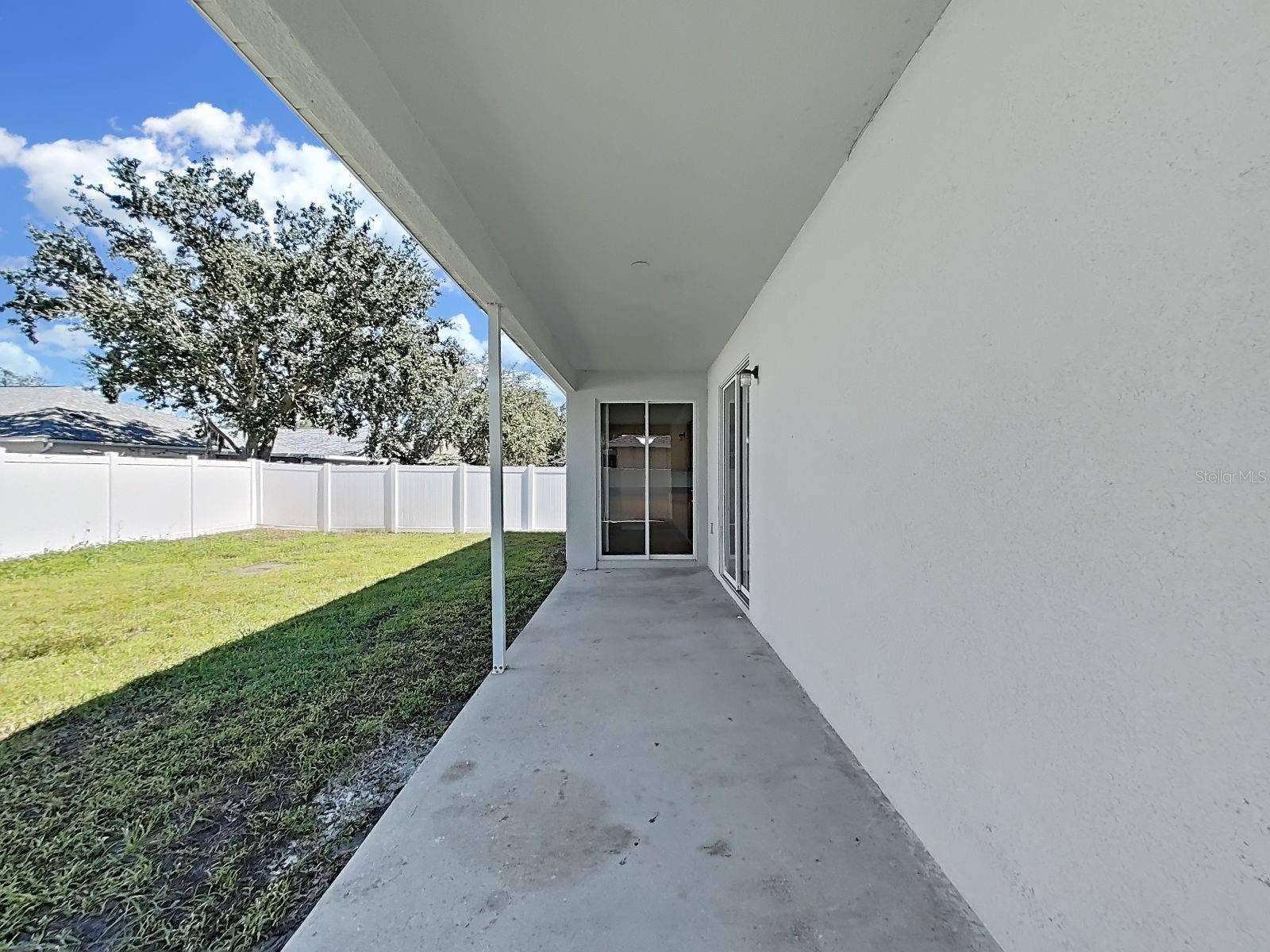 8427 CARRIAGE POINTE DRIVE, Gibsonton, FL 33534 patio