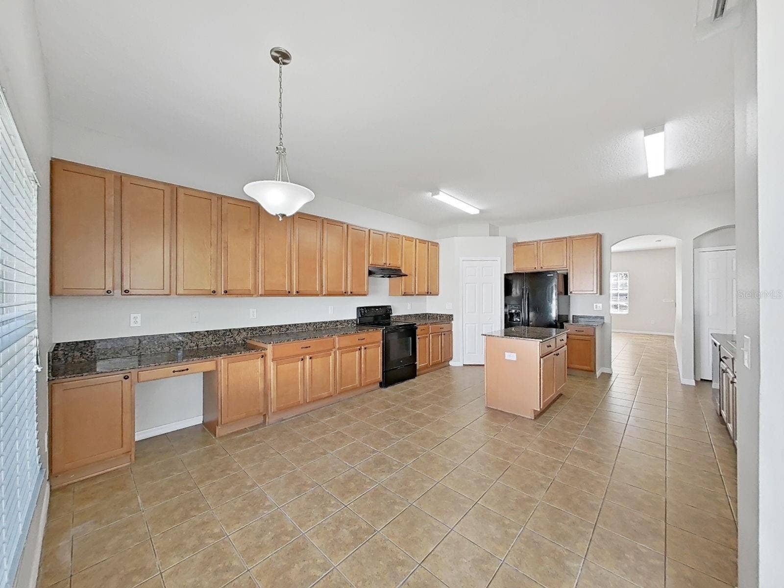 8427 CARRIAGE POINTE DRIVE, Gibsonton, FL 33534 kitchen