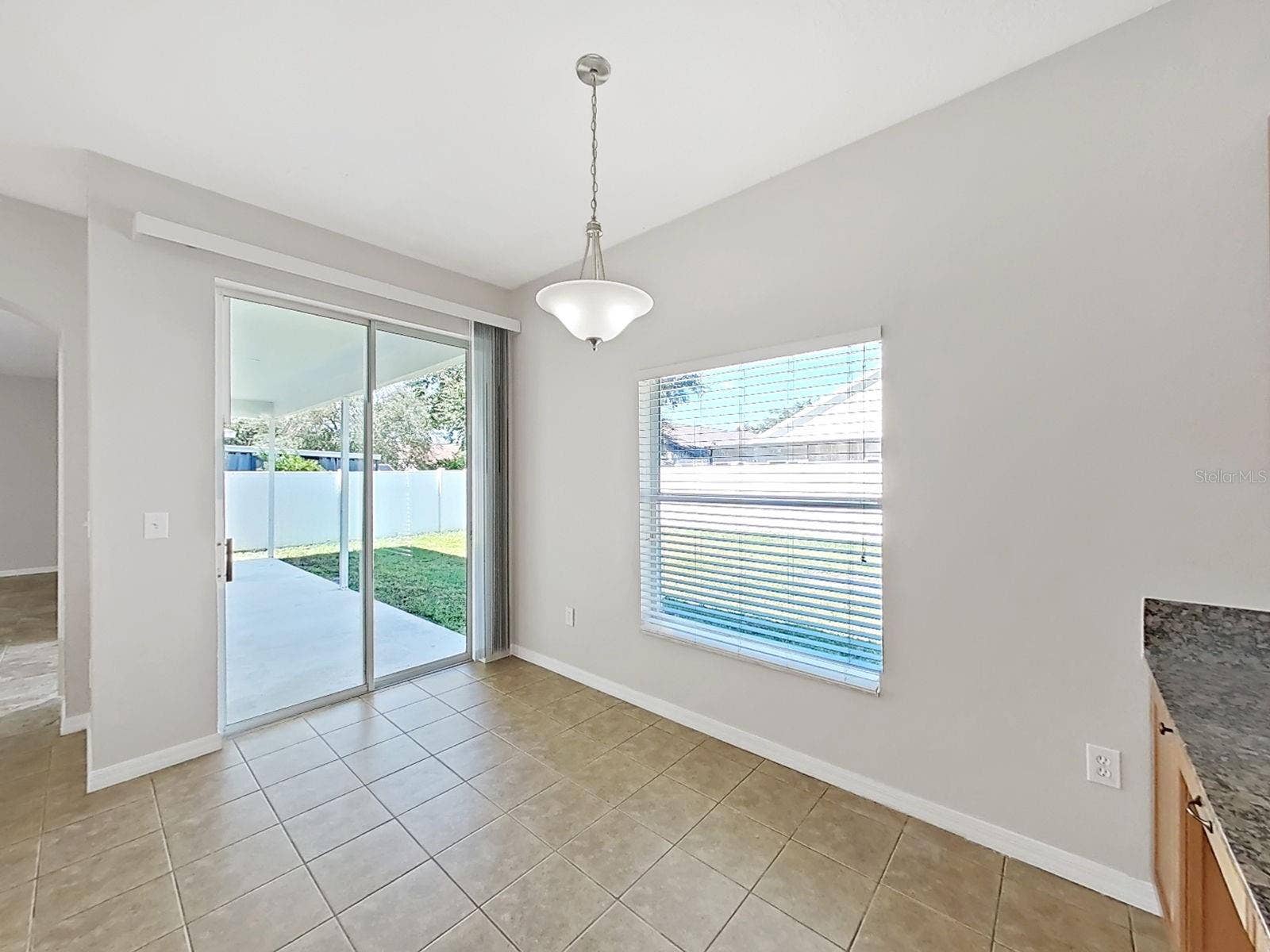 8427 CARRIAGE POINTE DRIVE, Gibsonton, FL 33534 breakfast