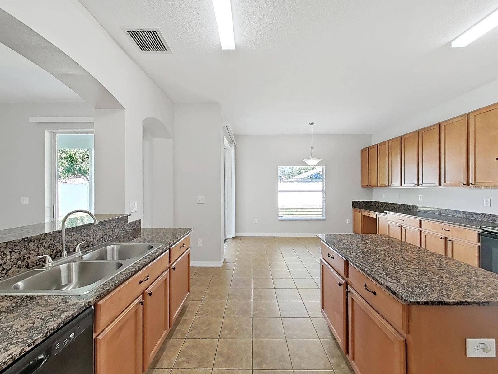 8427 CARRIAGE POINTE DRIVE, Gibsonton, FL 33534 kitchen