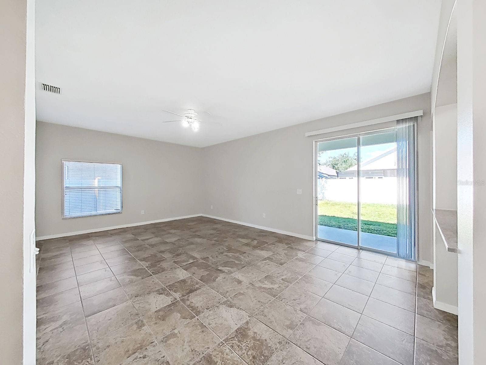 8427 CARRIAGE POINTE DRIVE, Gibsonton, FL 33534 family room