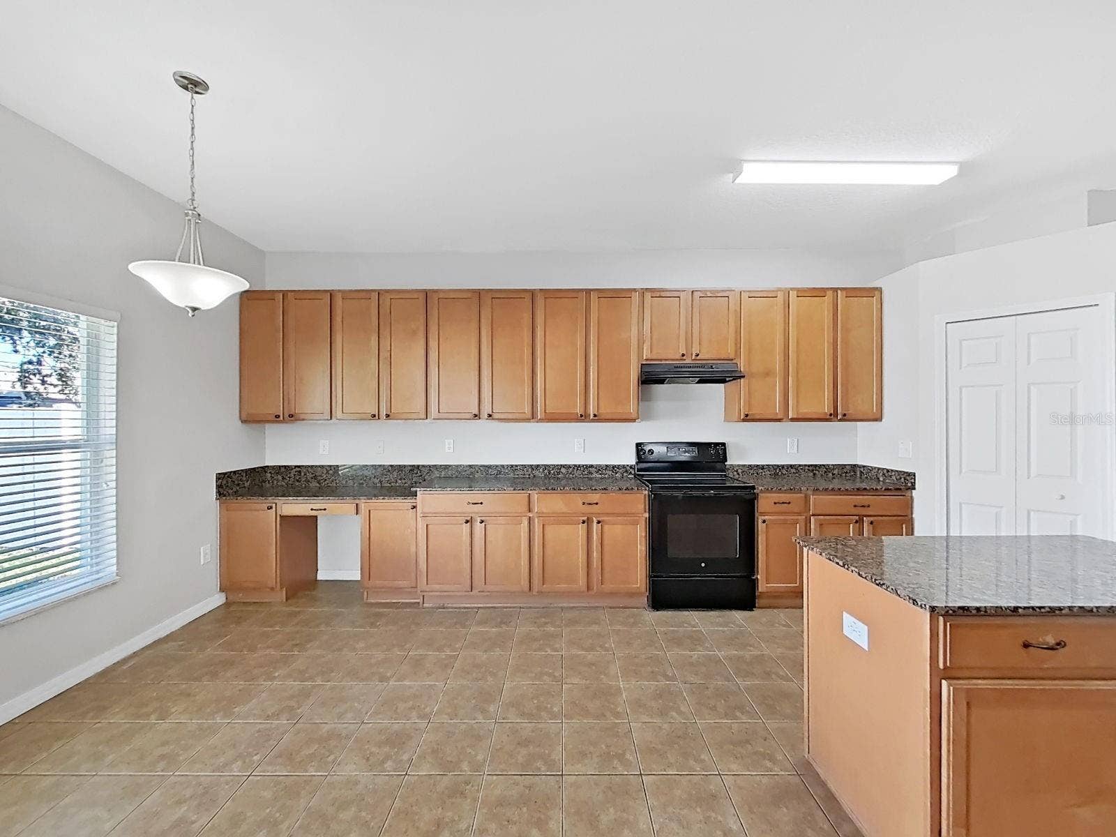 8427 CARRIAGE POINTE DRIVE, Gibsonton, FL 33534 kitchen