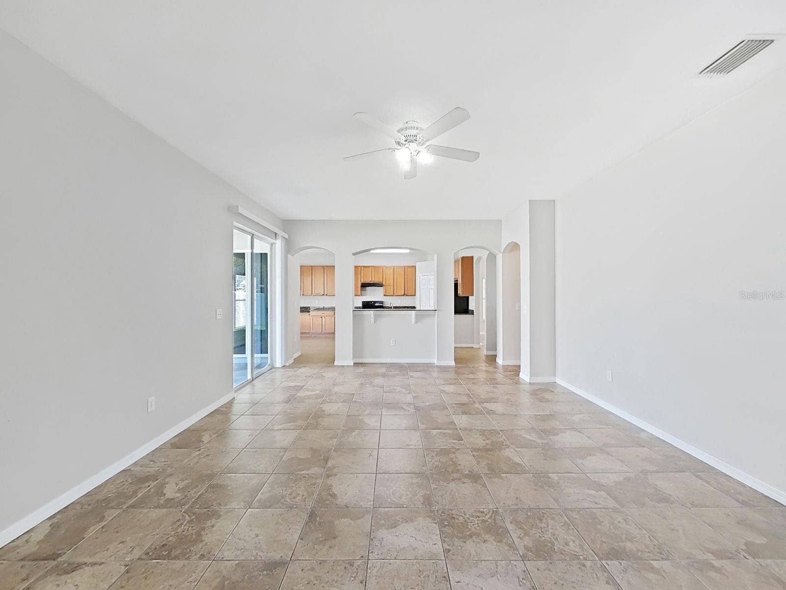 8427 CARRIAGE POINTE DRIVE, Gibsonton, FL 33534 family room