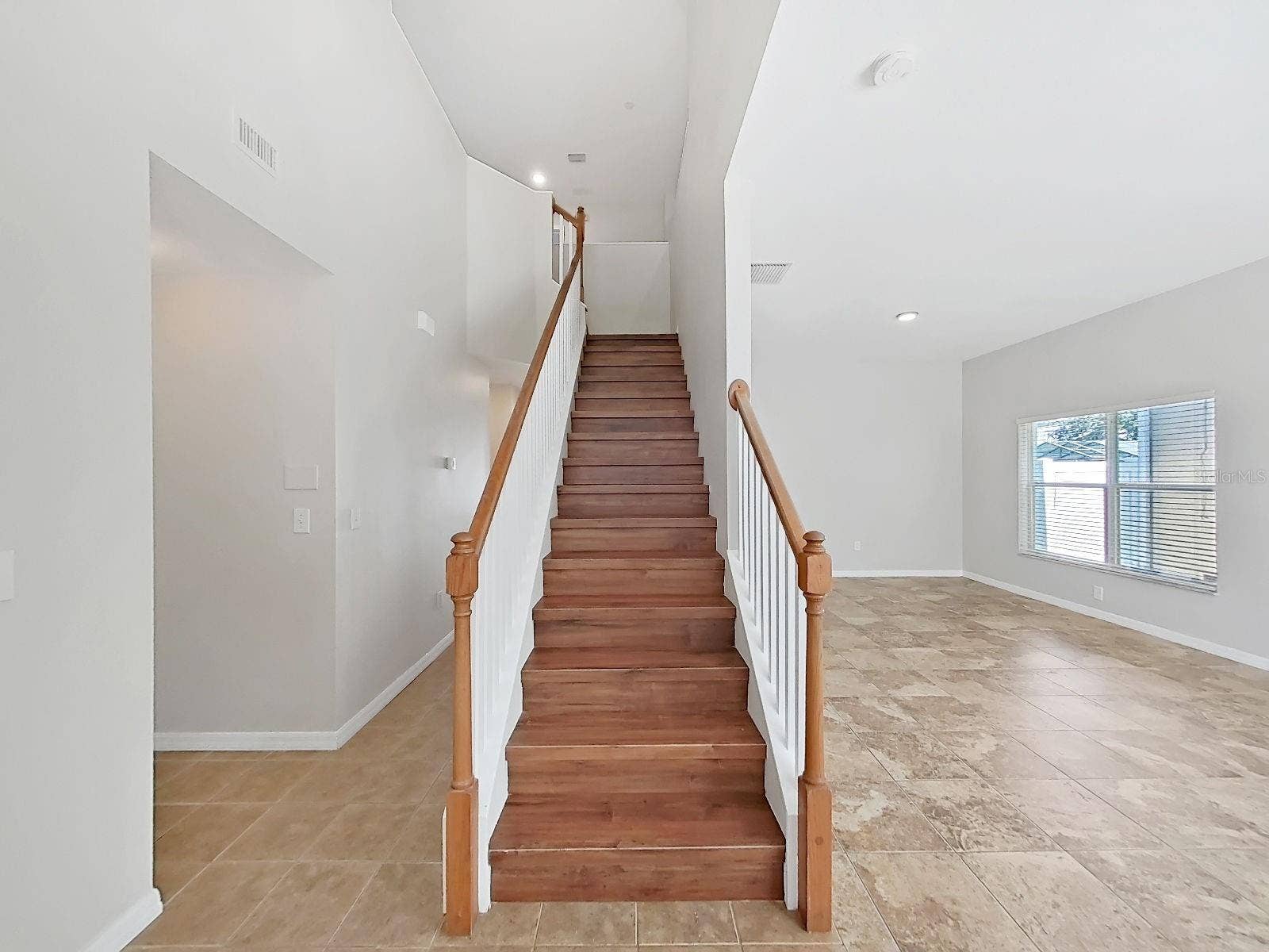 8427 CARRIAGE POINTE DRIVE, Gibsonton, FL 33534 entry