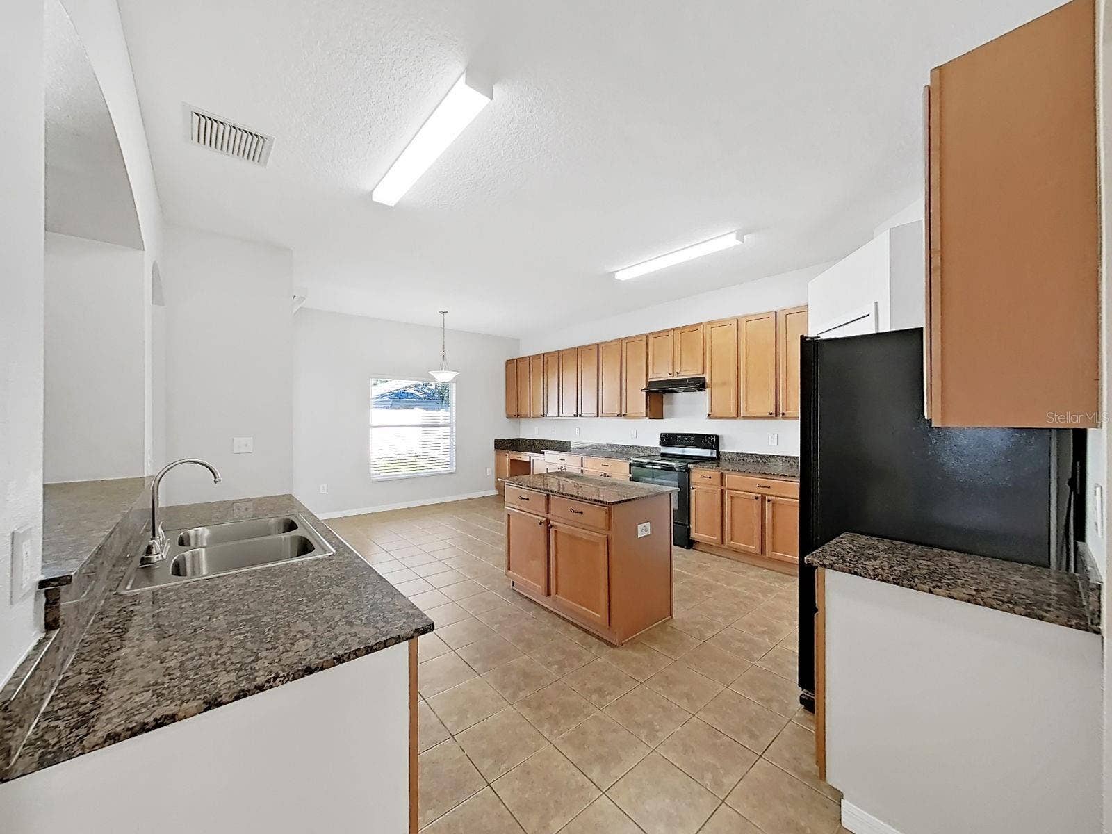8427 CARRIAGE POINTE DRIVE, Gibsonton, FL 33534 kitchen