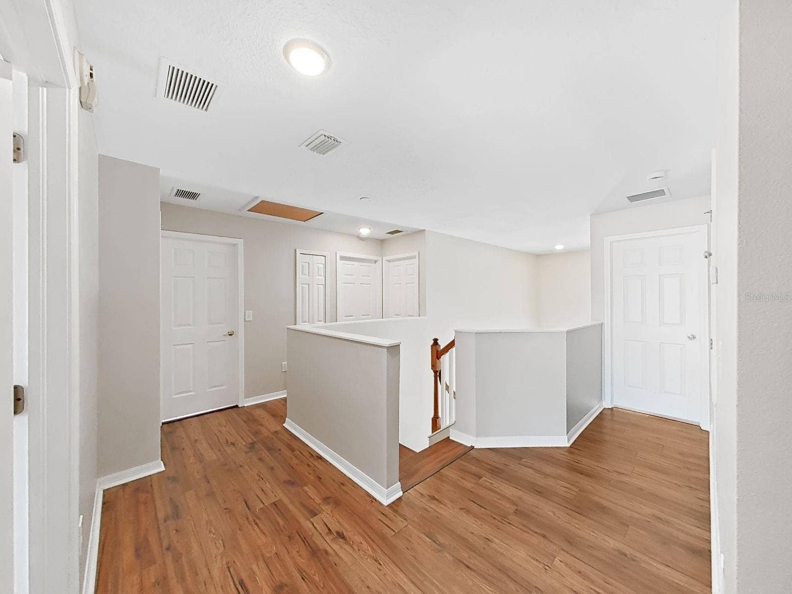 8427 CARRIAGE POINTE DRIVE, Gibsonton, FL 33534 upstair hallway