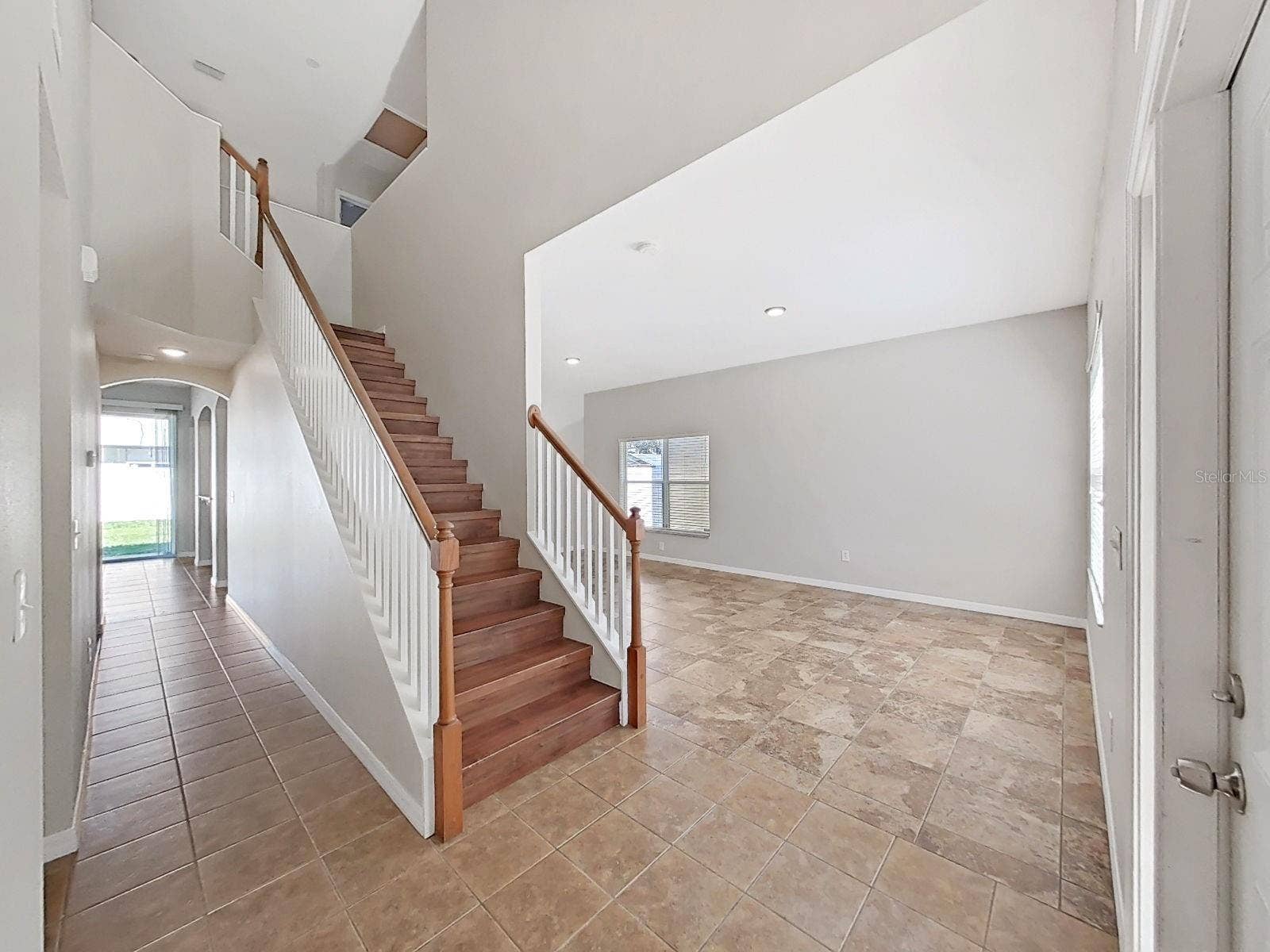 8427 CARRIAGE POINTE DRIVE, Gibsonton, FL 33534 entry