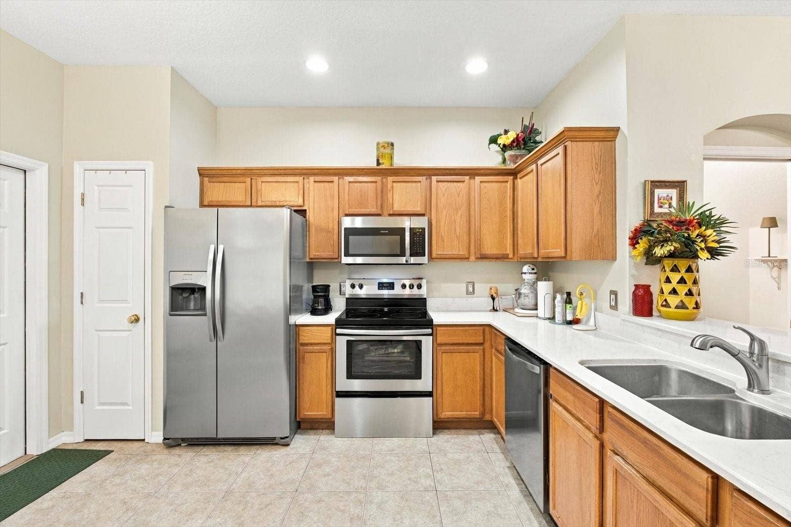 6681 80TH AVENUE N, Pinellas Park, FL 33781 Kitchen