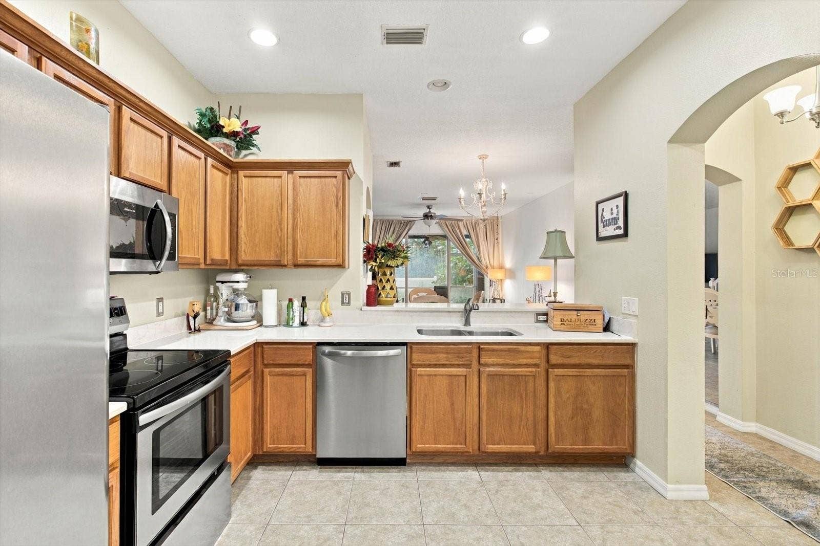 6681 80TH AVENUE N, Pinellas Park, FL 33781 Kitchen