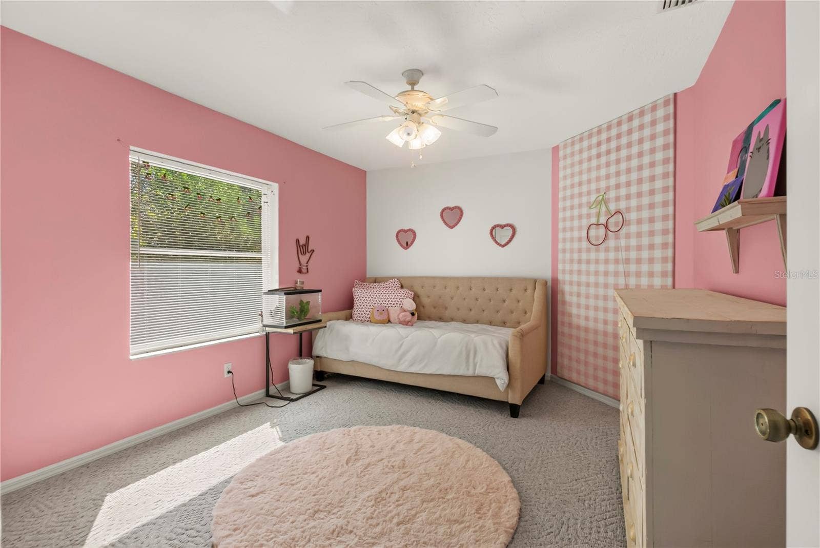 Middle Bedroom