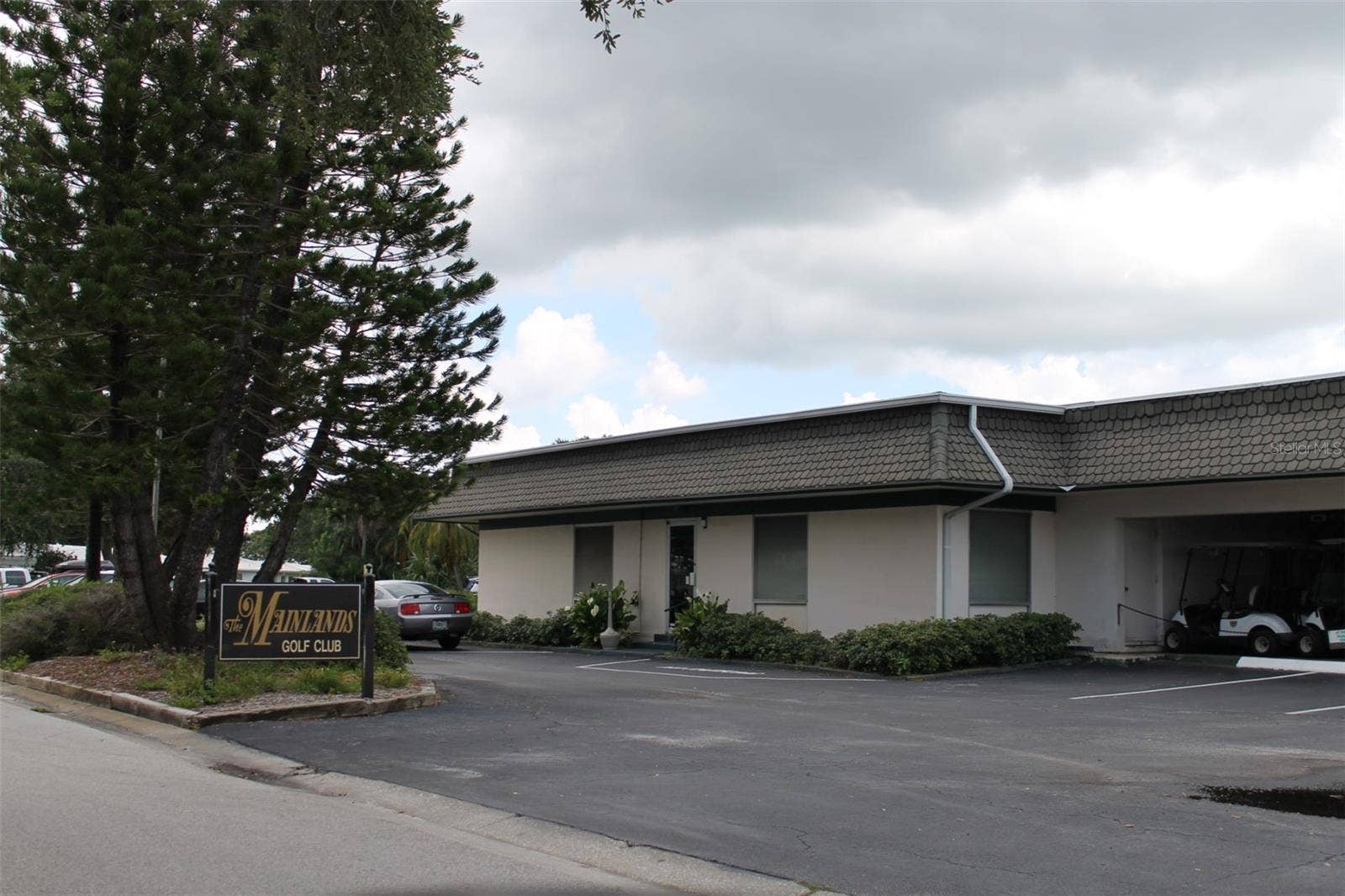 9510 45TH STREET N, Pinellas Park, FL 33782 Mainlands Public Golf Course Clubhouse