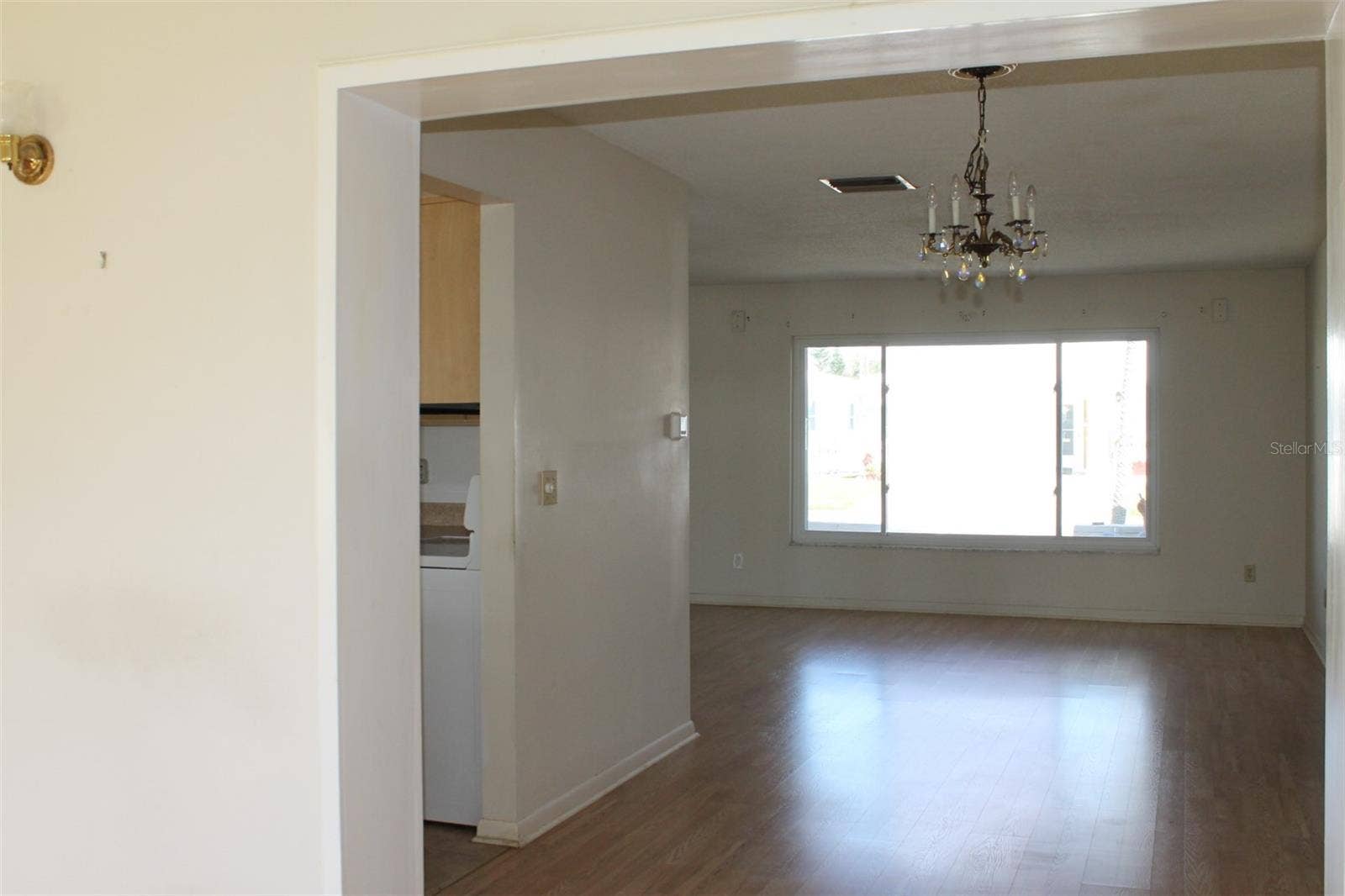 9510 45TH STREET N, Pinellas Park, FL 33782 Dining Area Viewed from Florida Rm