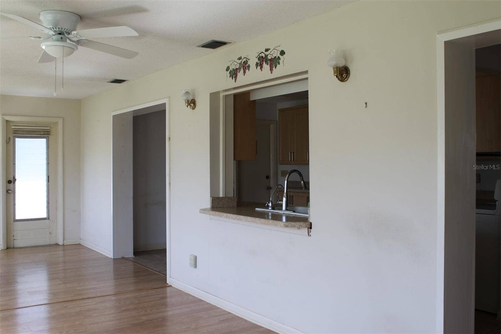 9510 45TH STREET N, Pinellas Park, FL 33782 Florida Rm