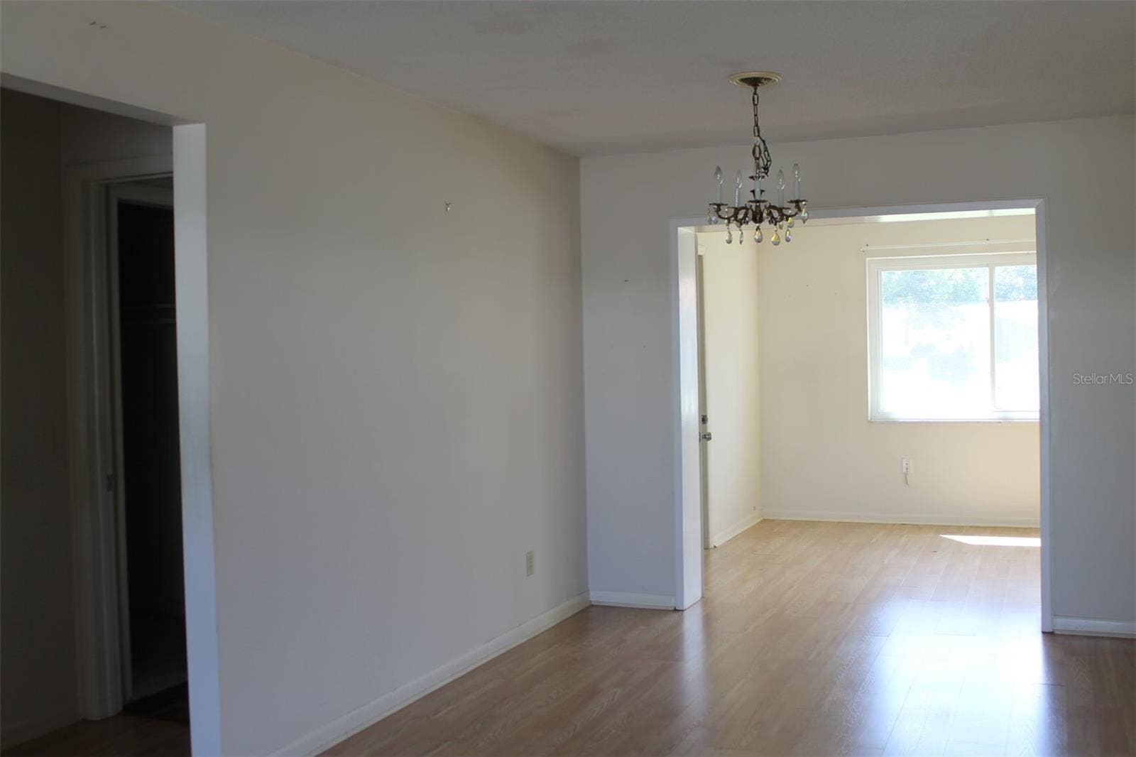 9510 45TH STREET N, Pinellas Park, FL 33782 Dining Area Viewed from Living Rm