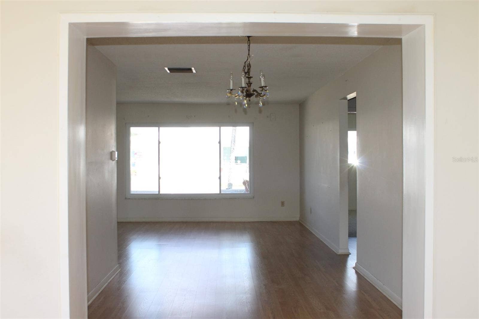 9510 45TH STREET N, Pinellas Park, FL 33782 Dining Area Viewed from Florida Rm
