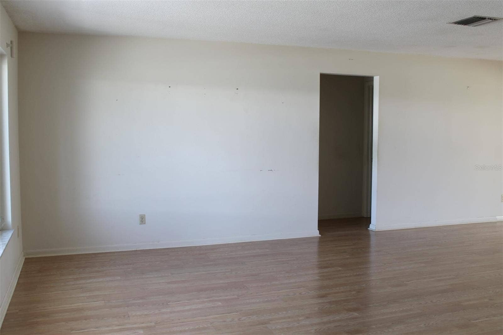 9510 45TH STREET N, Pinellas Park, FL 33782 Living Rm