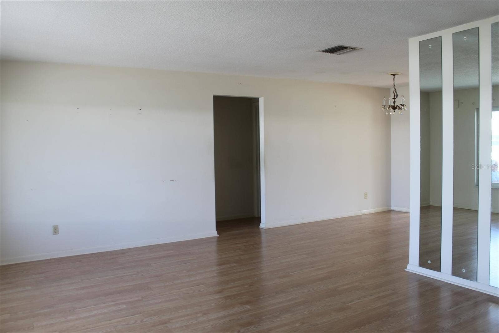 9510 45TH STREET N, Pinellas Park, FL 33782 Living Rm