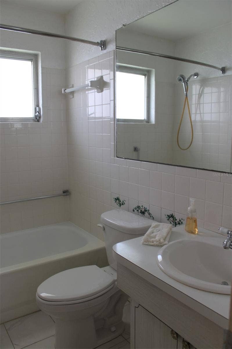 9510 45TH STREET N, Pinellas Park, FL 33782 Guest Bathroom