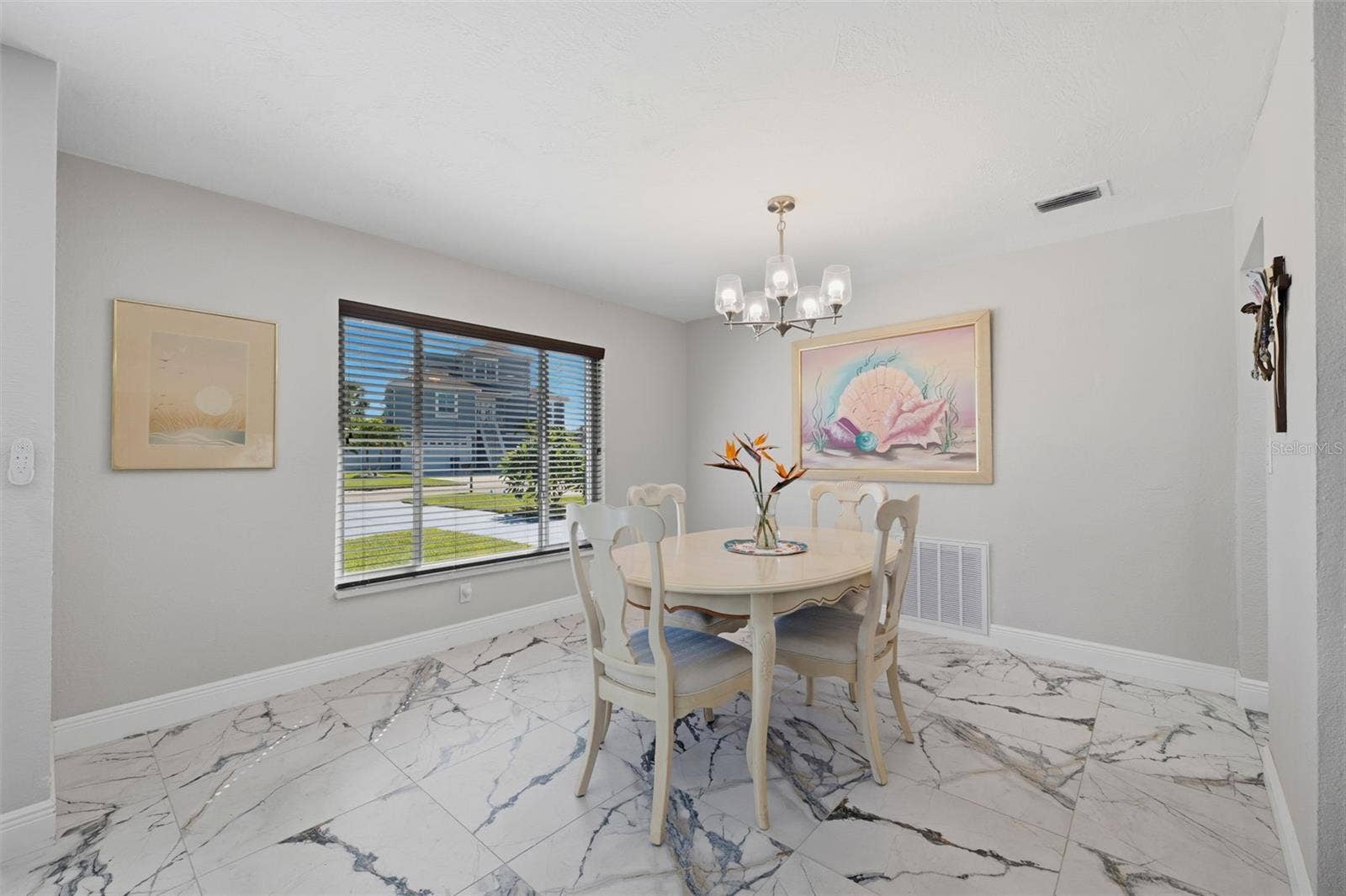 Formal Dining area - Sunrise view.