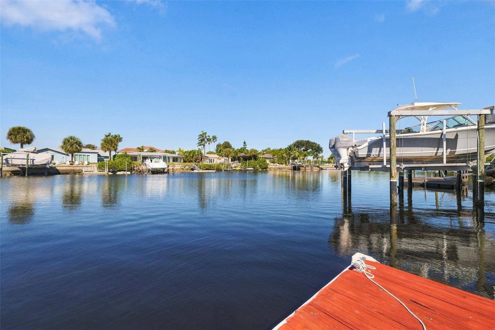 Bring the BIG BOAT - 75 foot of seawall.  Deep wide channel.  Large boats can navigate!