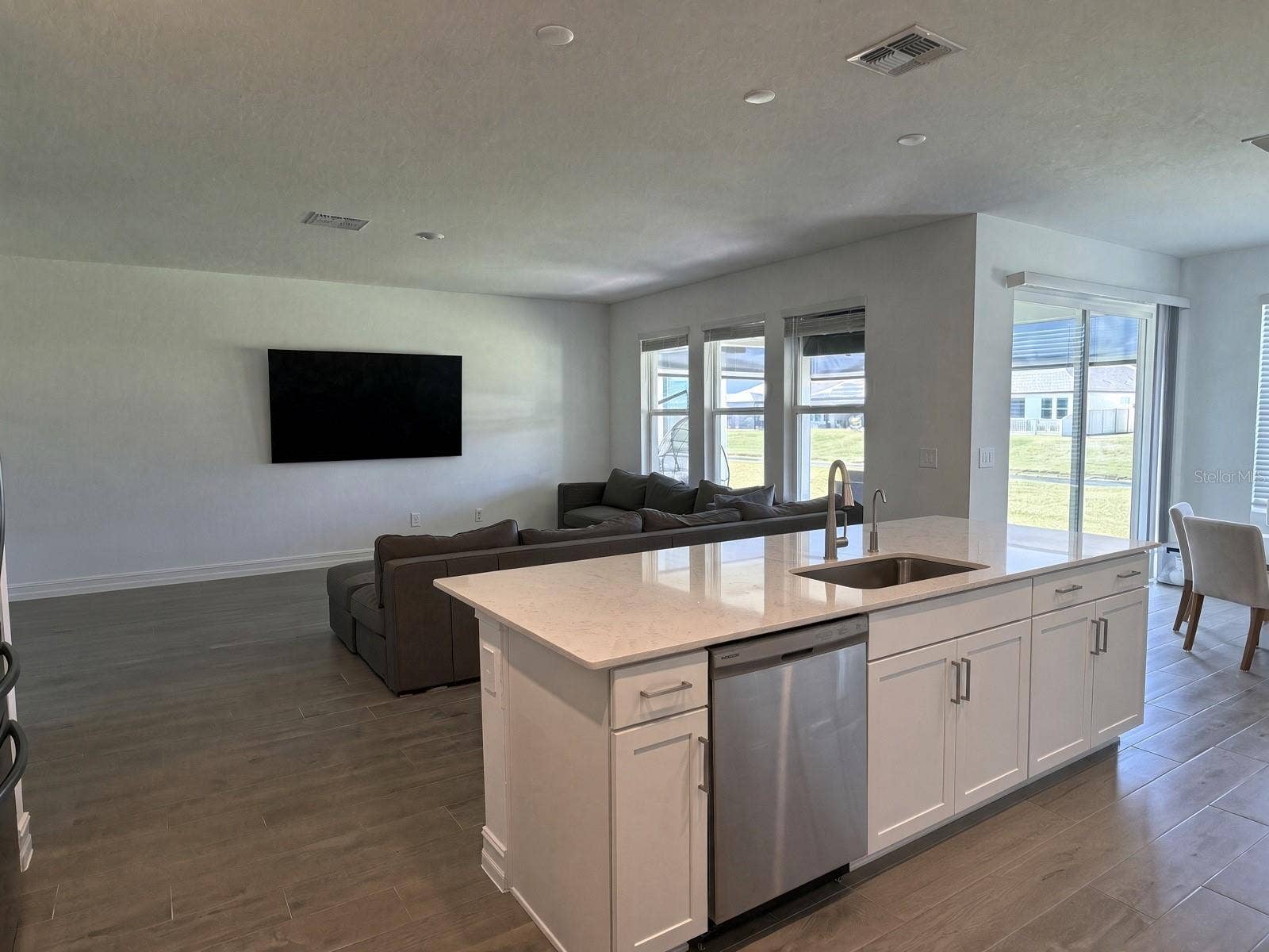 18125 SERENE LAKE LOOP, Lutz, FL 33548 18125 SERENE LAKE LOOP, Lutz, FL 33548