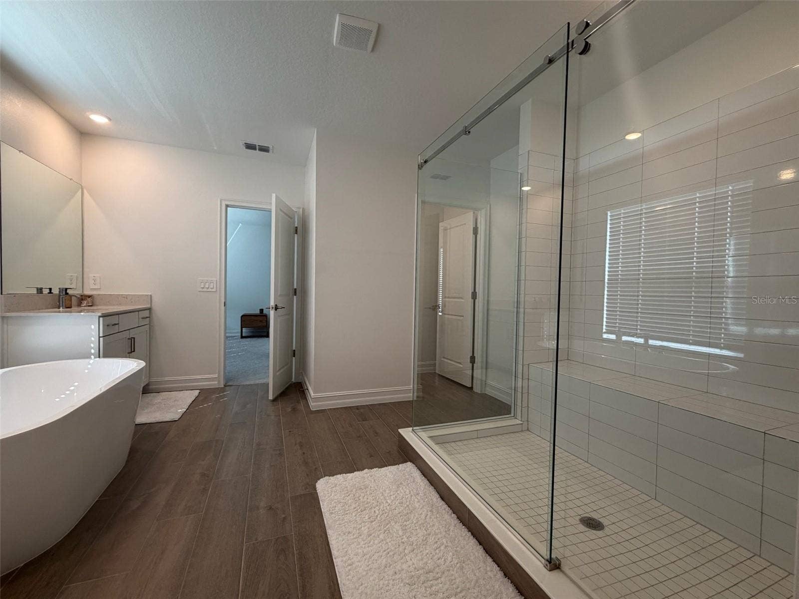 18125 SERENE LAKE LOOP, Lutz, FL 33548 18125 SERENE LAKE LOOP, Lutz, FL 33548