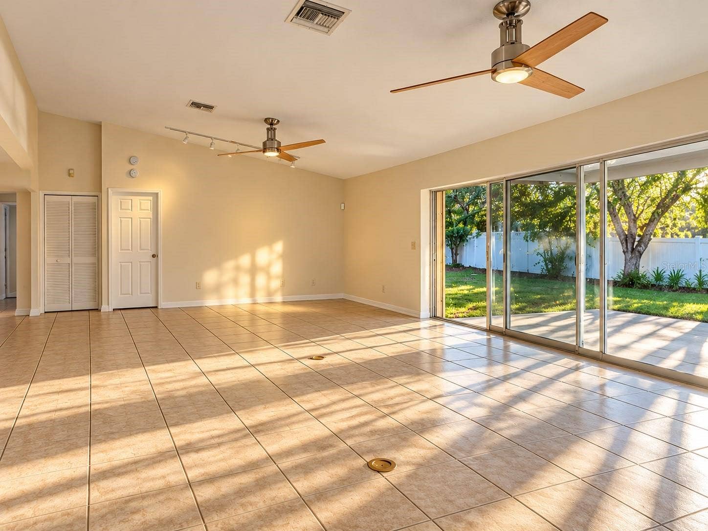 131 49TH COURT E, Palmetto, FL 34221 131 49TH COURT E, Palmetto, FL 34221