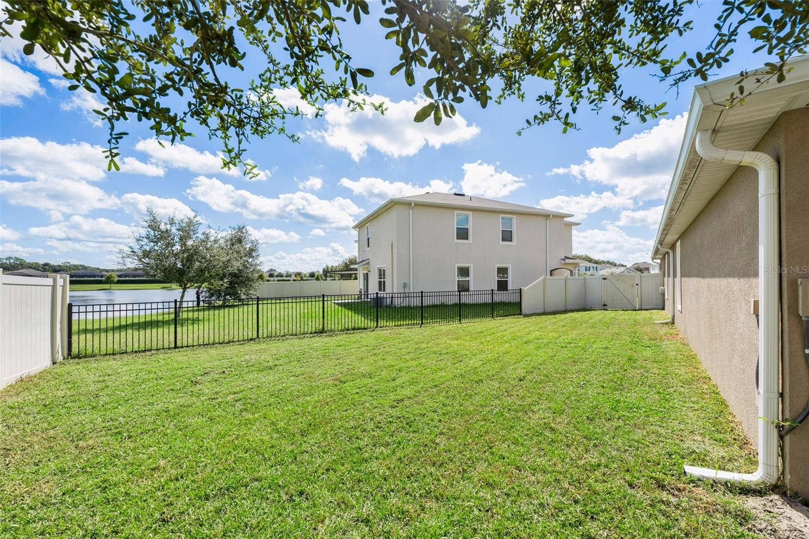 32676 CANYONLANDS DRIVE, Wesley Chapel, FL 33543 32676 CANYONLANDS DRIVE, Wesley Chapel, FL 33543