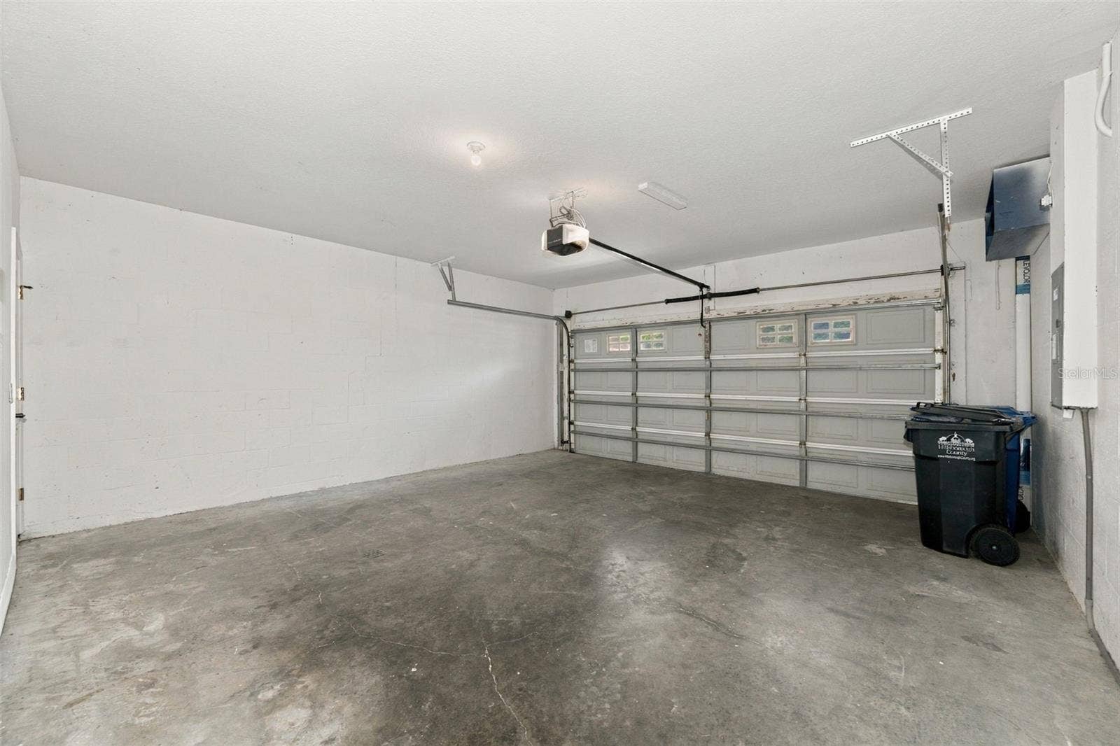 10313 WILLOW LEAF TRAIL, Tampa, FL 33625 2-Car Garage