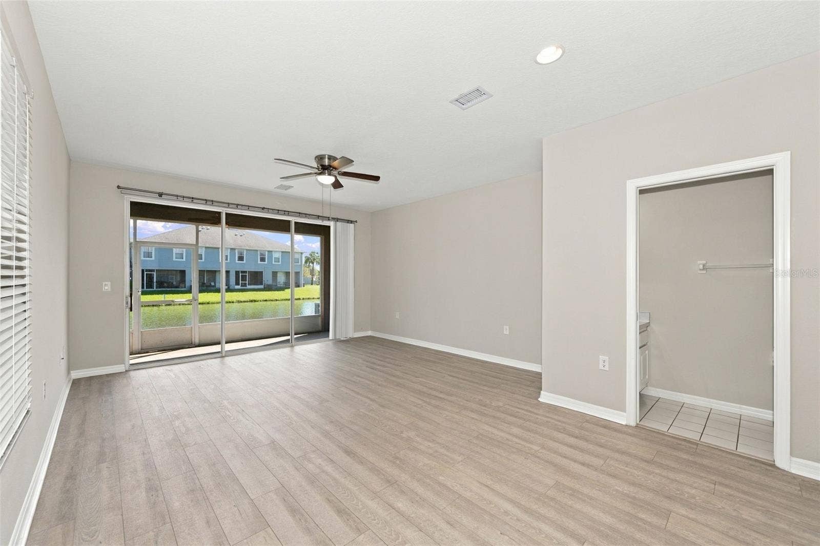 10313 WILLOW LEAF TRAIL, Tampa, FL 33625 Living Room