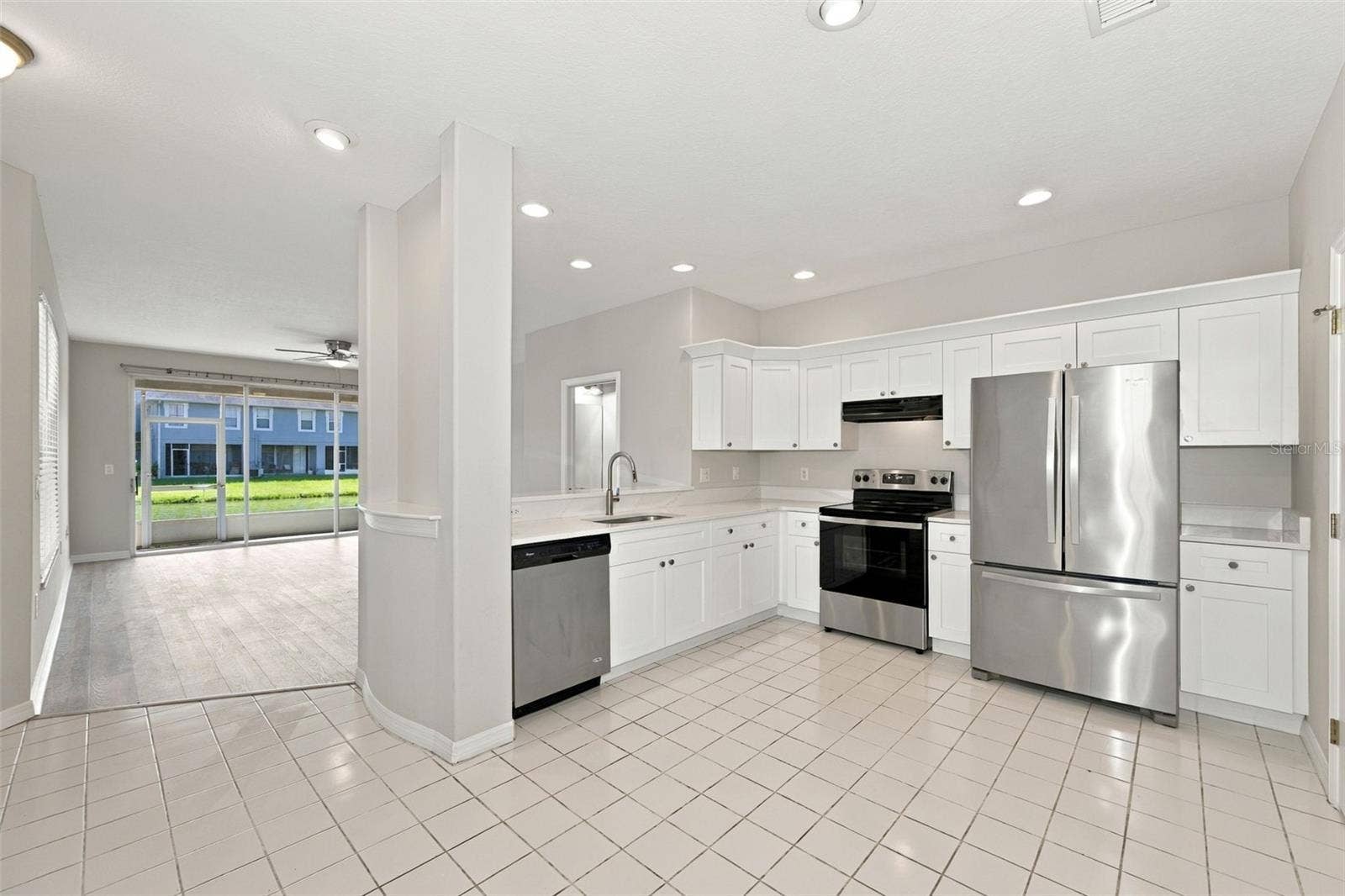 10313 WILLOW LEAF TRAIL, Tampa, FL 33625 Upon Entry - Kitchen