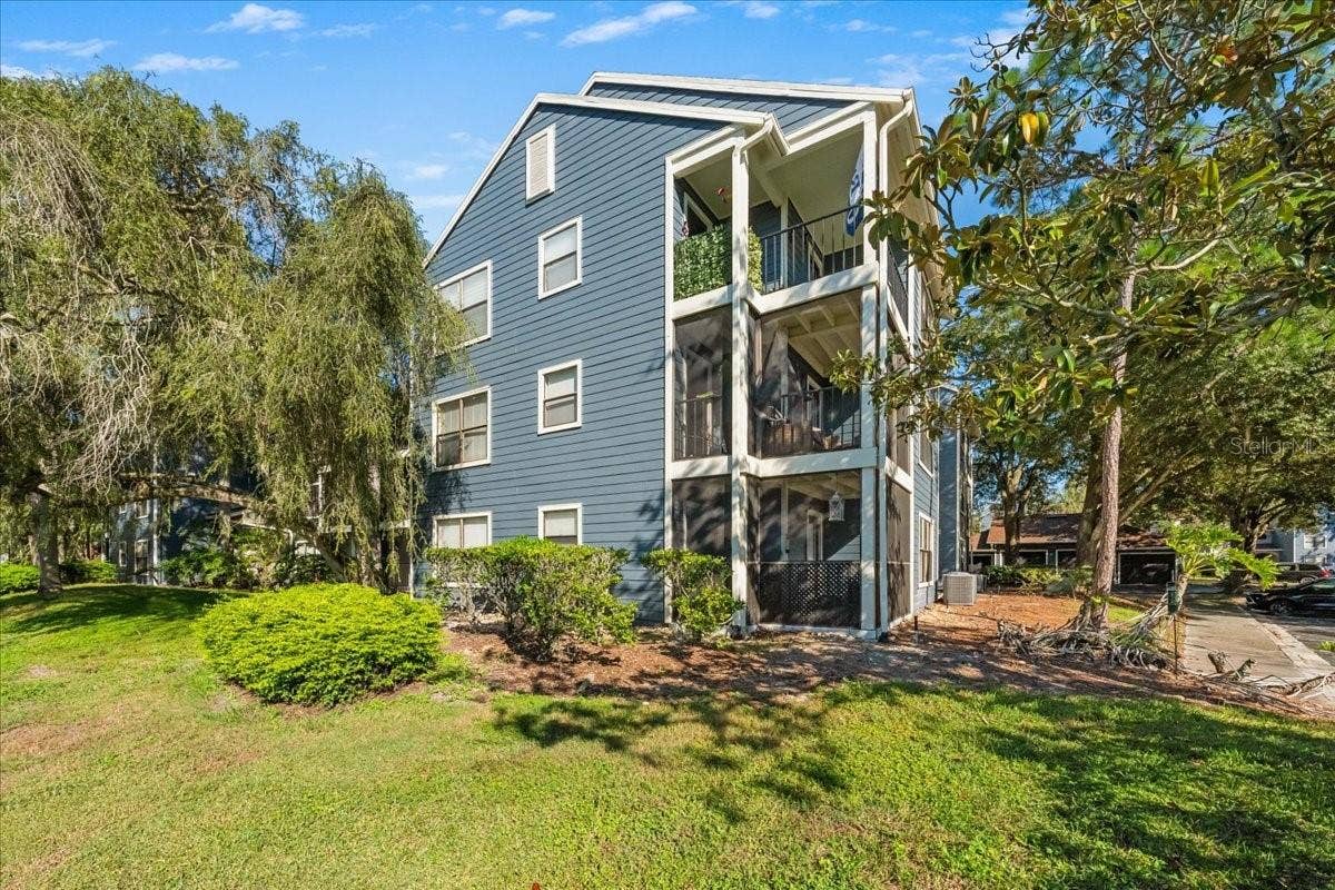 8626 BONAIRE BAY LANE, #303, Tampa, FL 33614