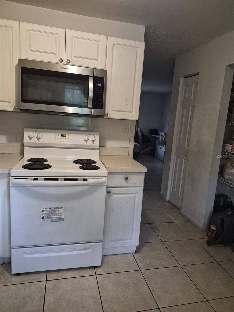 202 POINSETTIA PINE COURT, #202, Tampa, FL 33612 202 POINSETTIA PINE COURT, #202, Tampa, FL 33612