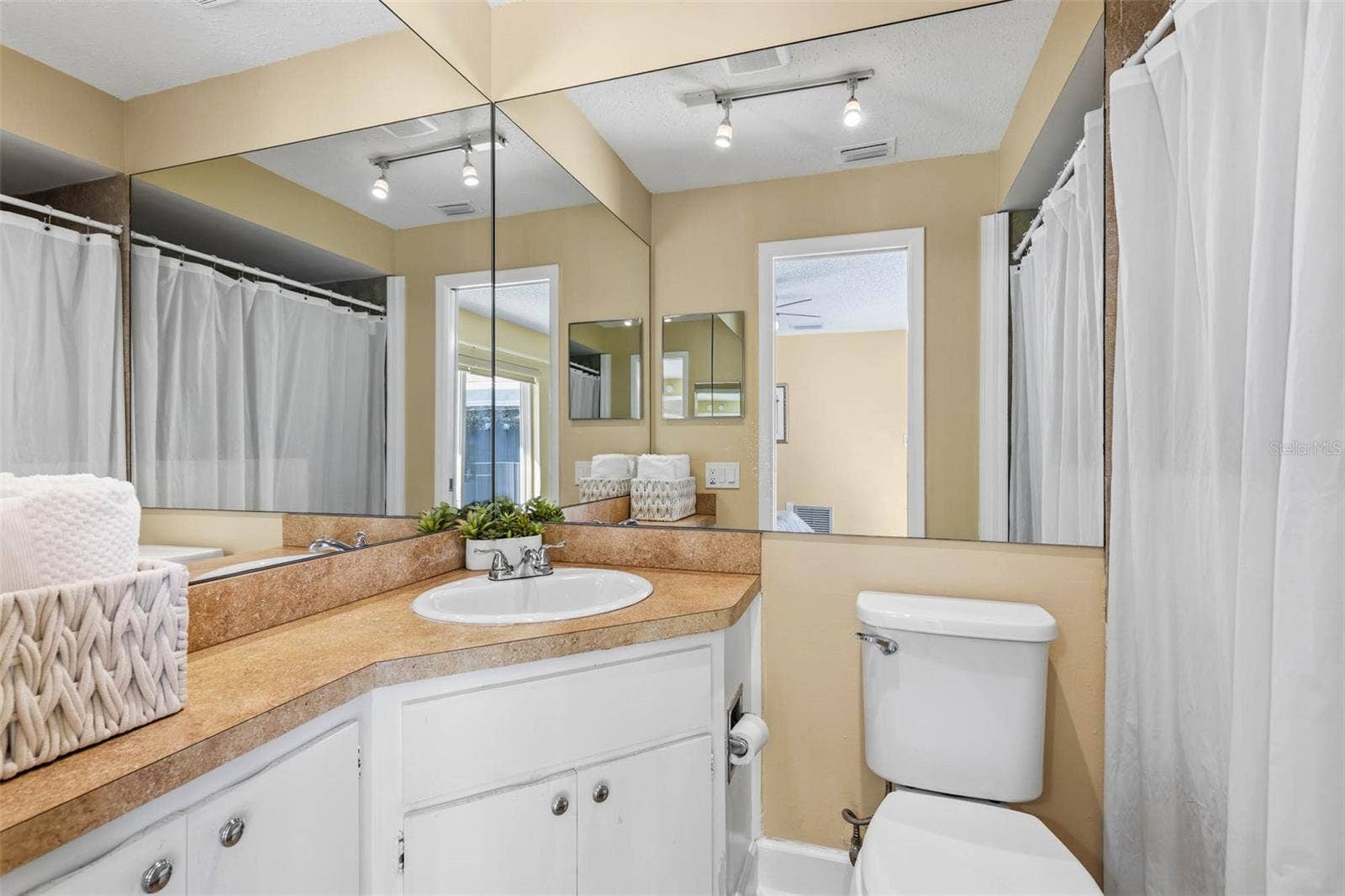 3427 GLOSSY IBIS CT, Palm Harbor, FL 34683 3427 GLOSSY IBIS CT, Palm Harbor, FL 34683