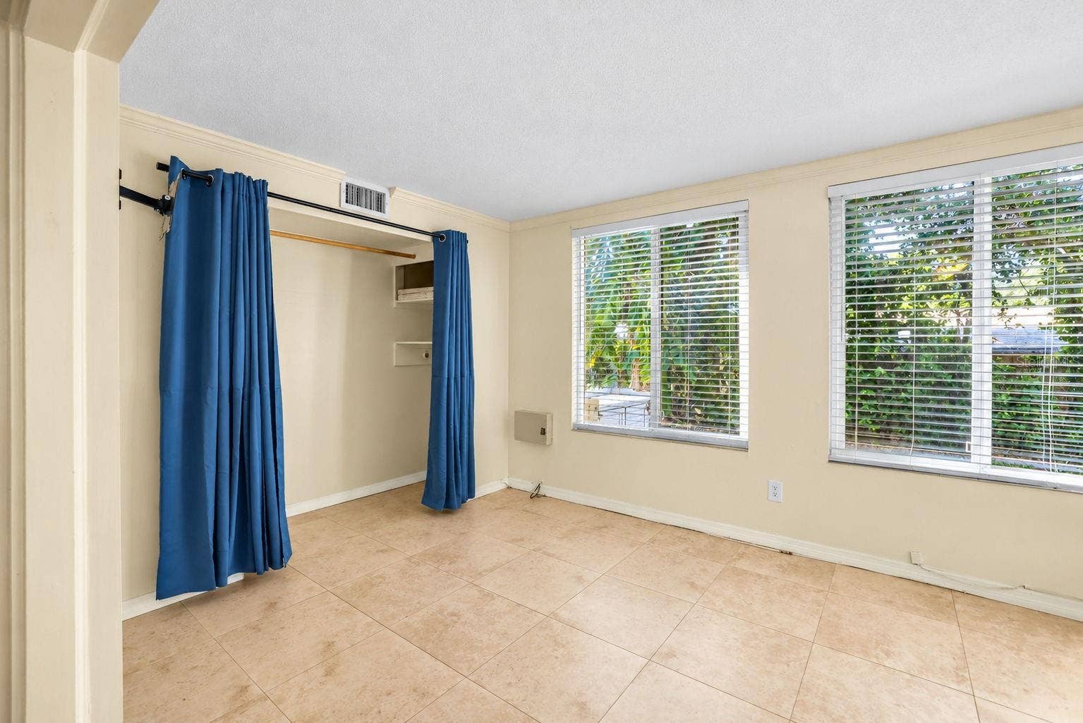2000 WORLD PARKWAY BOULEVARD, #2, Clearwater, FL 33763 2000 WORLD PARKWAY BOULEVARD, #2, Clearwater, FL 33763