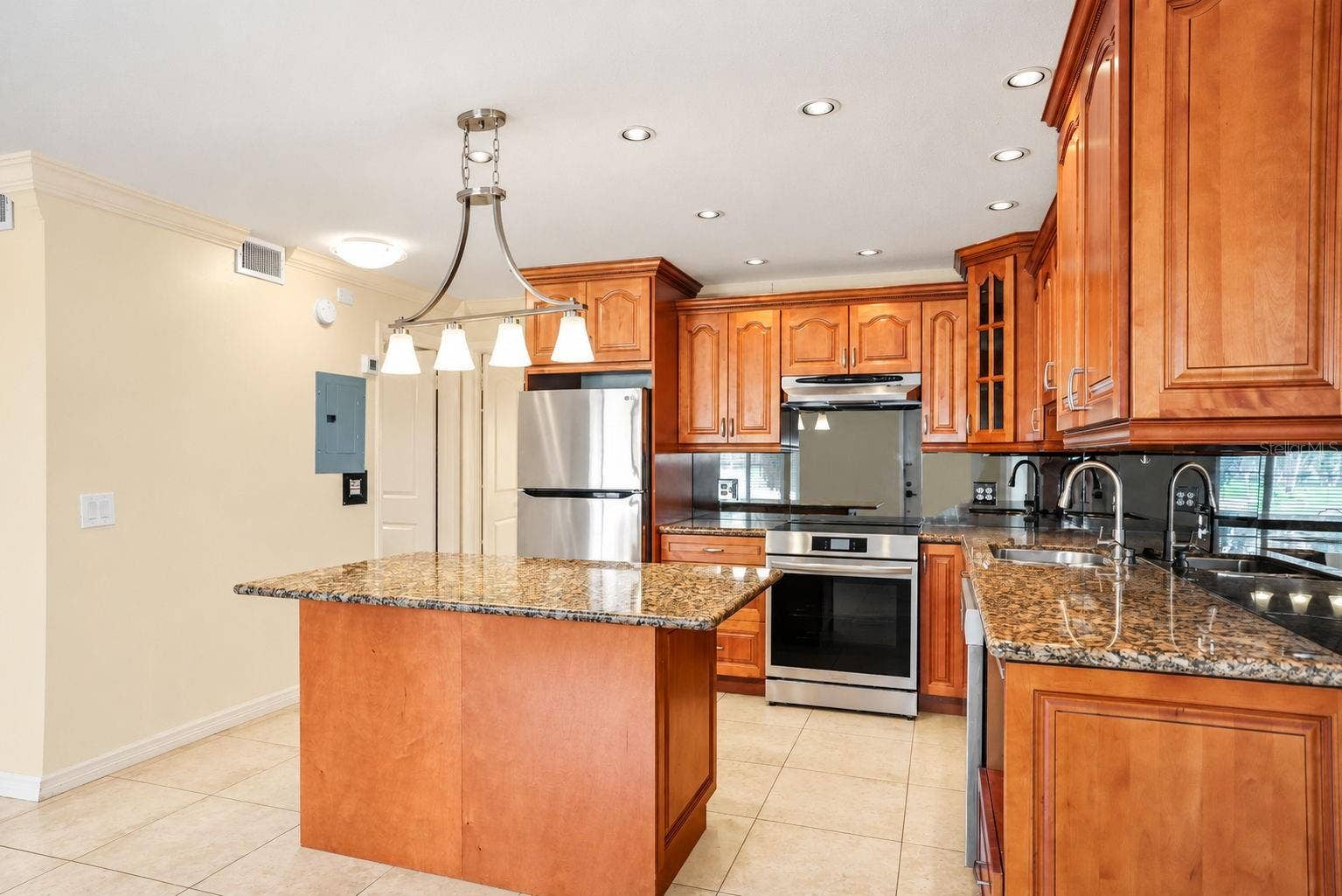 2000 WORLD PARKWAY BOULEVARD, #2, Clearwater, FL 33763 2000 WORLD PARKWAY BOULEVARD, #2, Clearwater, FL 33763