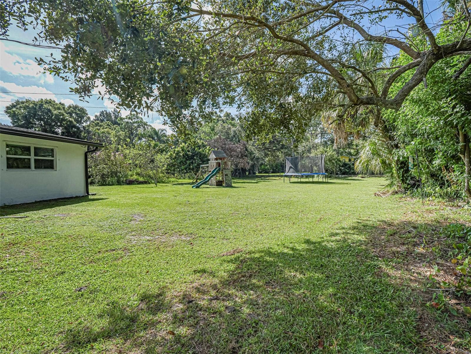 2755 6TH PLACE, Vero Beach, FL 32968 2755 6TH PLACE, Vero Beach, FL 32968