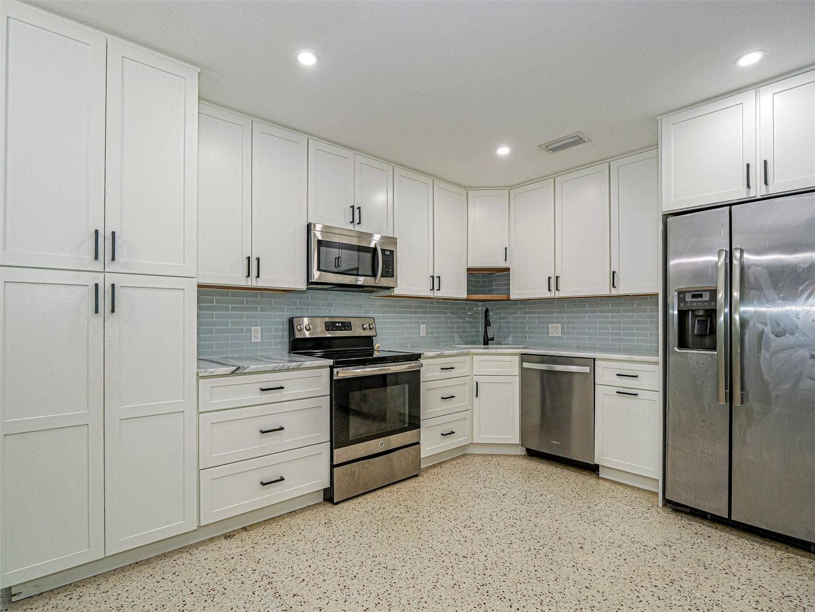 2755 6TH PLACE, Vero Beach, FL 32968 2755 6TH PLACE, Vero Beach, FL 32968