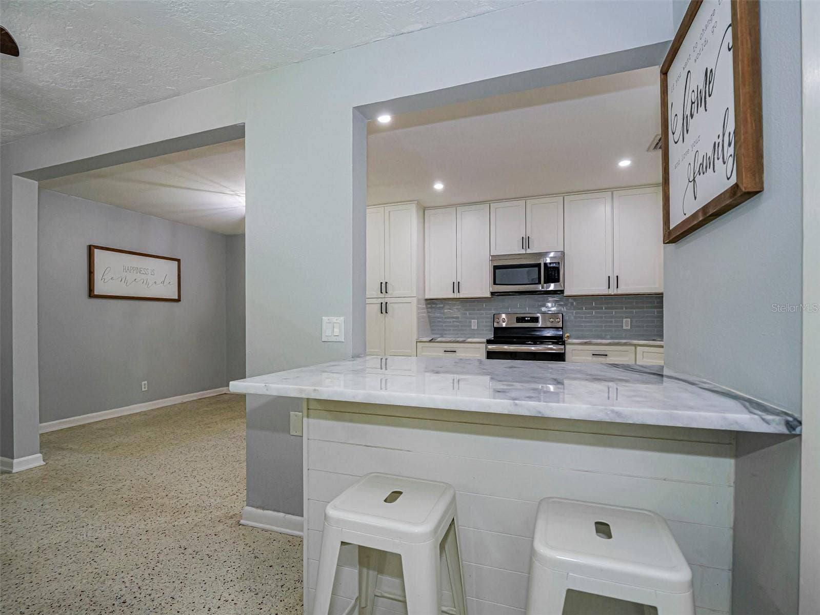 2755 6TH PLACE, Vero Beach, FL 32968 2755 6TH PLACE, Vero Beach, FL 32968